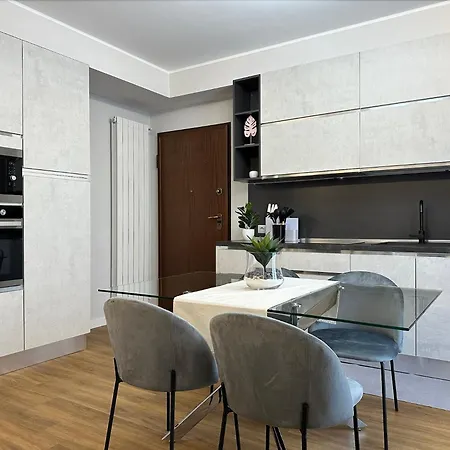 Apartament The Captain's Marina - Next To Verbella - Leonardo Academy, Mxp